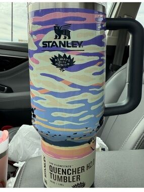 The Stanley 40oz REl Exclusive Hazy HorizonTumbler